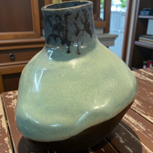 AROKA - The Quiet Ritual Vessel (small)