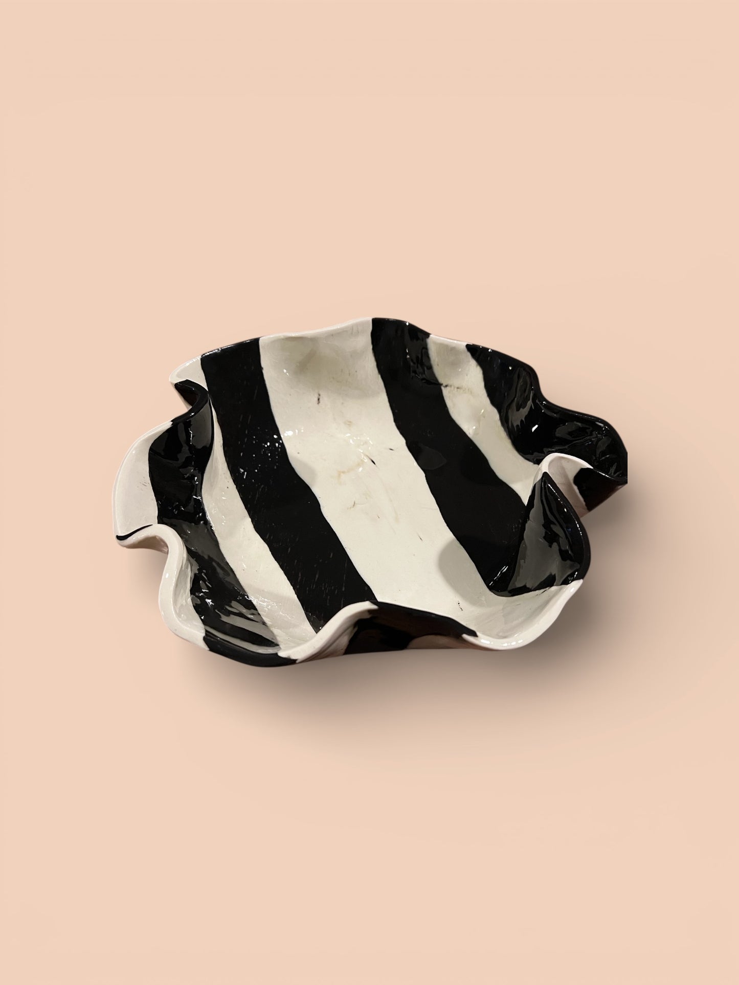 AROKA - The Monochrome Bowl